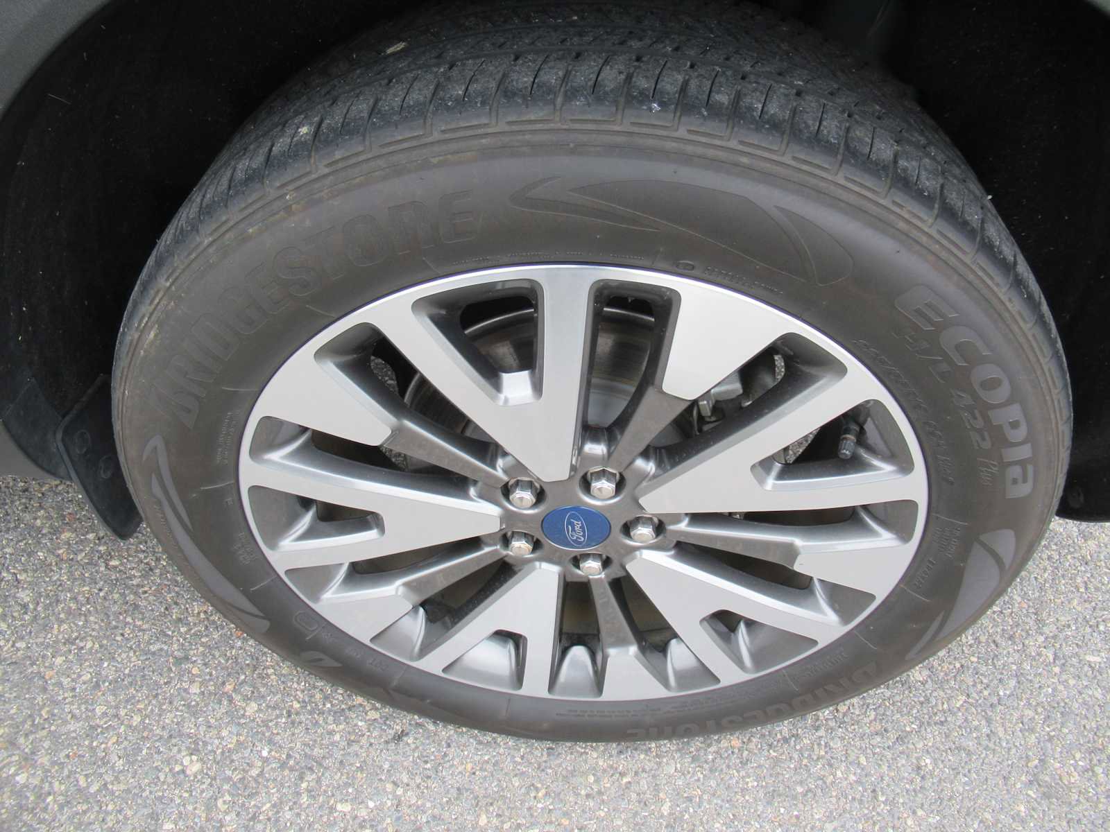 Used 2022 Ford Escape Titanium image 9