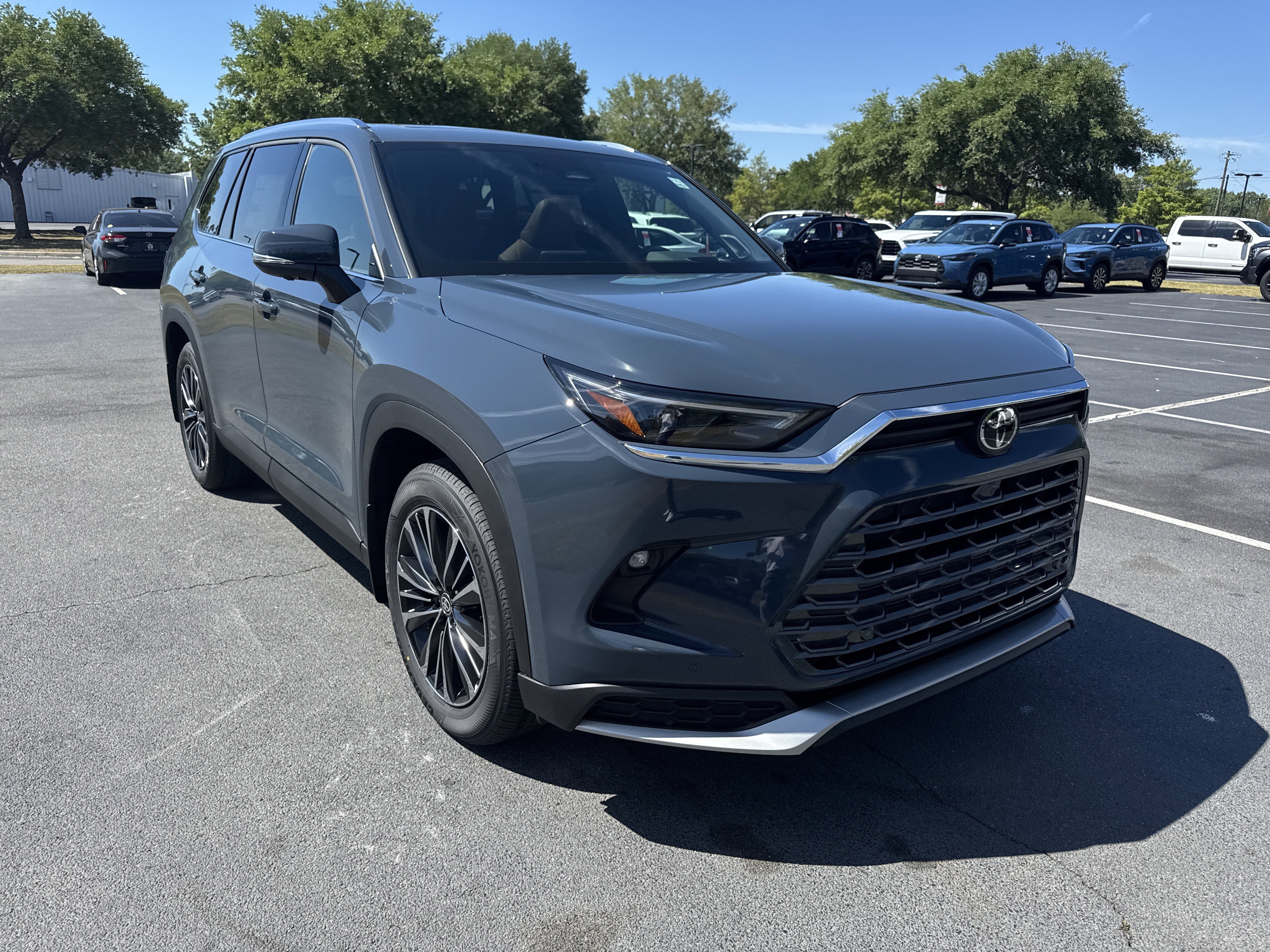 New 2026 Toyota Grand Highlander AWD Hybrid image 3