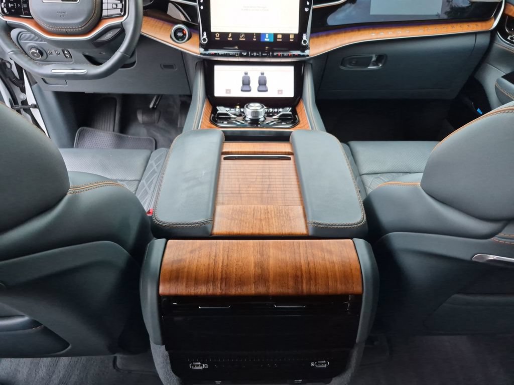 Used 2024 Jeep Grand Wagoneer Series III AWD/4WD image 35