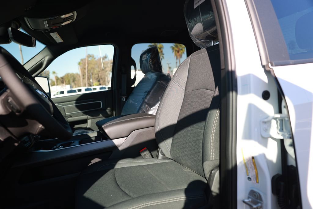 New 2026 RAM 2500 Big Horn AWD/4WD image 17