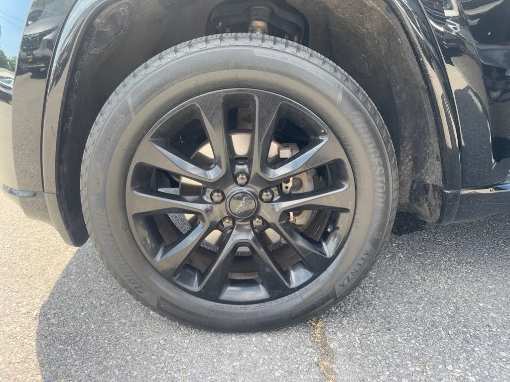 Used 2018 Jeep Grand Cherokee Altitude AWD/4WD image 22