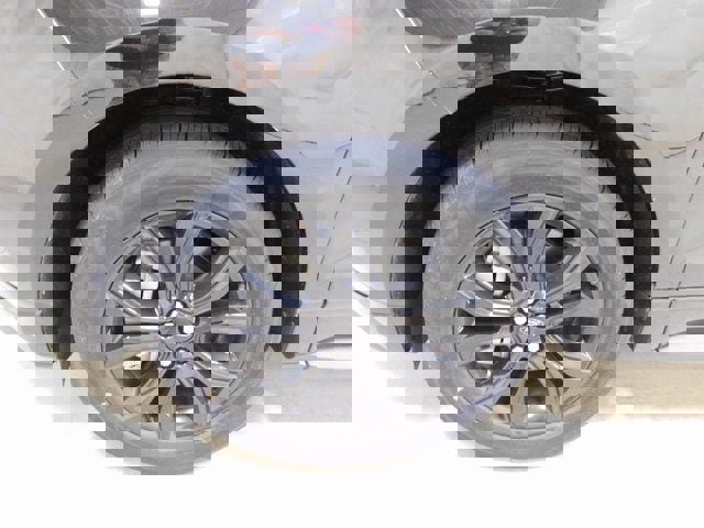 Used 2024 Ford Edge SE w/ Black Appearance Package image 11