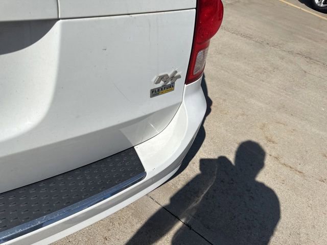 Used 2016 Dodge Grand Caravan R/T FWD image 4