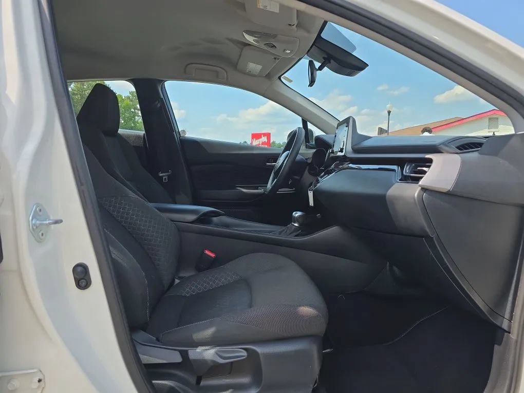 Used 2021 Toyota C-HR LE FWD image 40