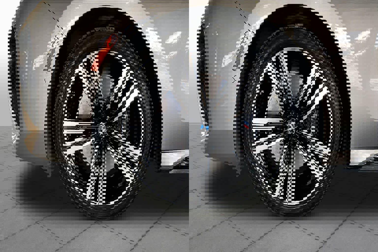 Certified 2024 BMW 760i xDrive AWD/4WD image 10