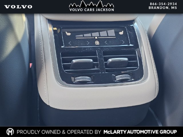 New 2026 Volvo XC90 B6 Plus w/ Protection Package Premier AWD/4WD image 16