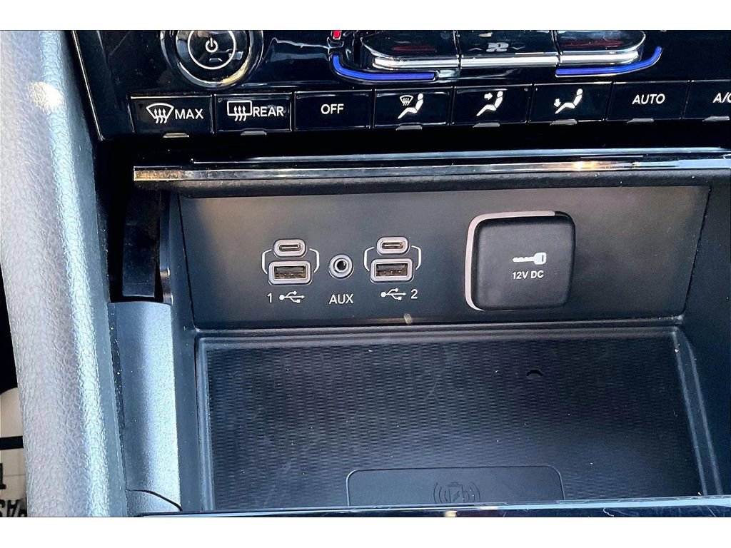 Used 2024 Jeep Grand Cherokee L Limited w/ Luxury Tech Group II image 35