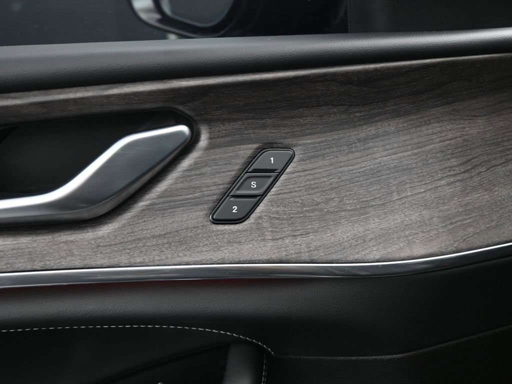 Used 2022 Jeep Grand Cherokee L Overland image 21