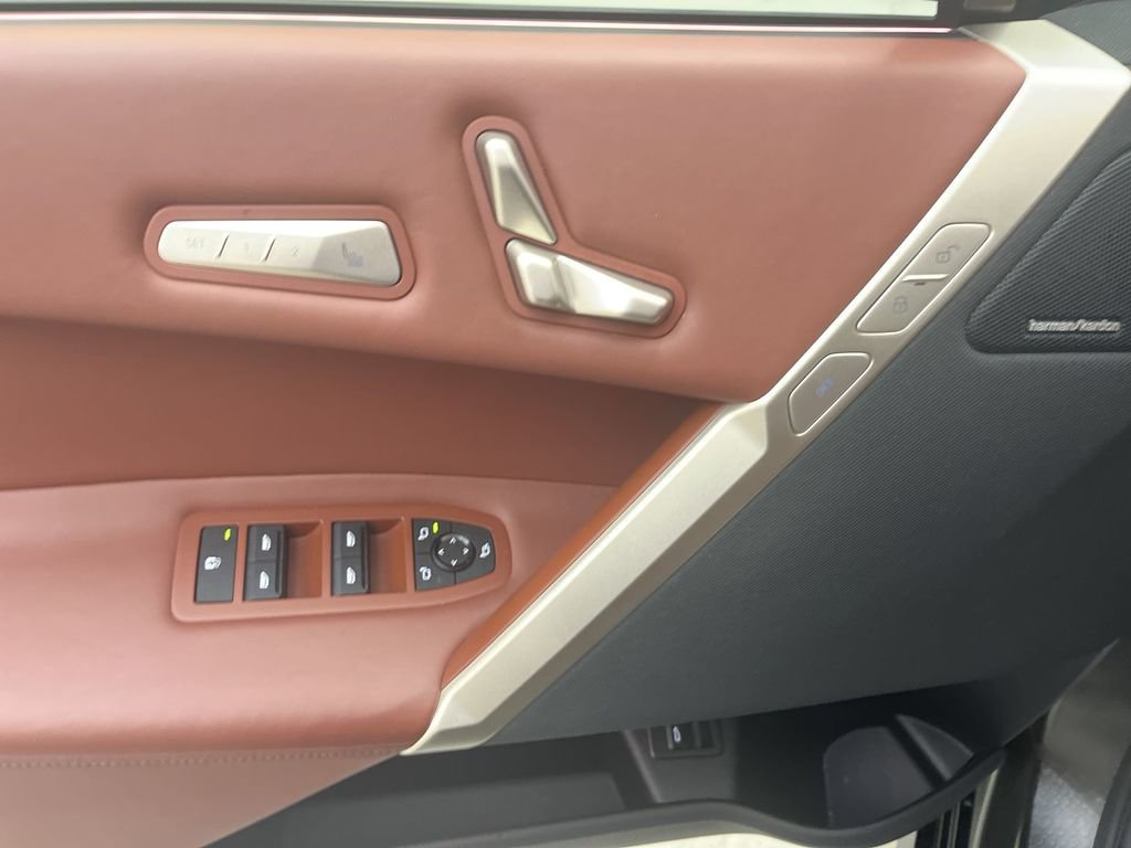 New 2022 BMW iX xDrive50 w/ Premium Package image 14