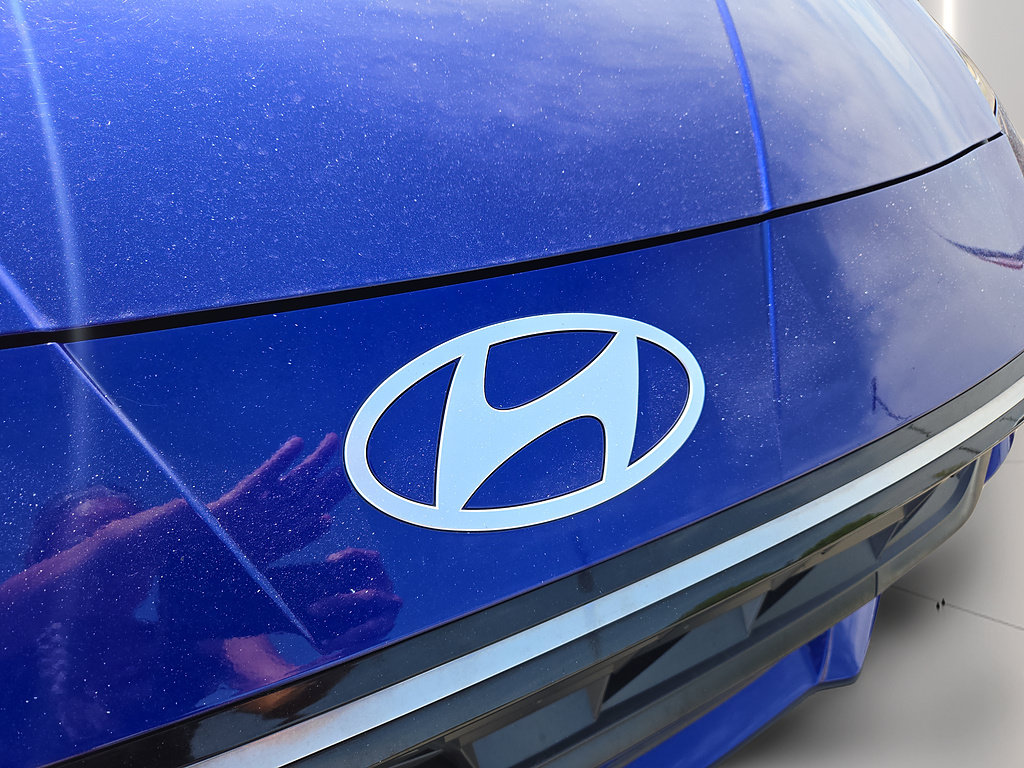 Certified 2025 Hyundai Elantra Limited FWD image 36