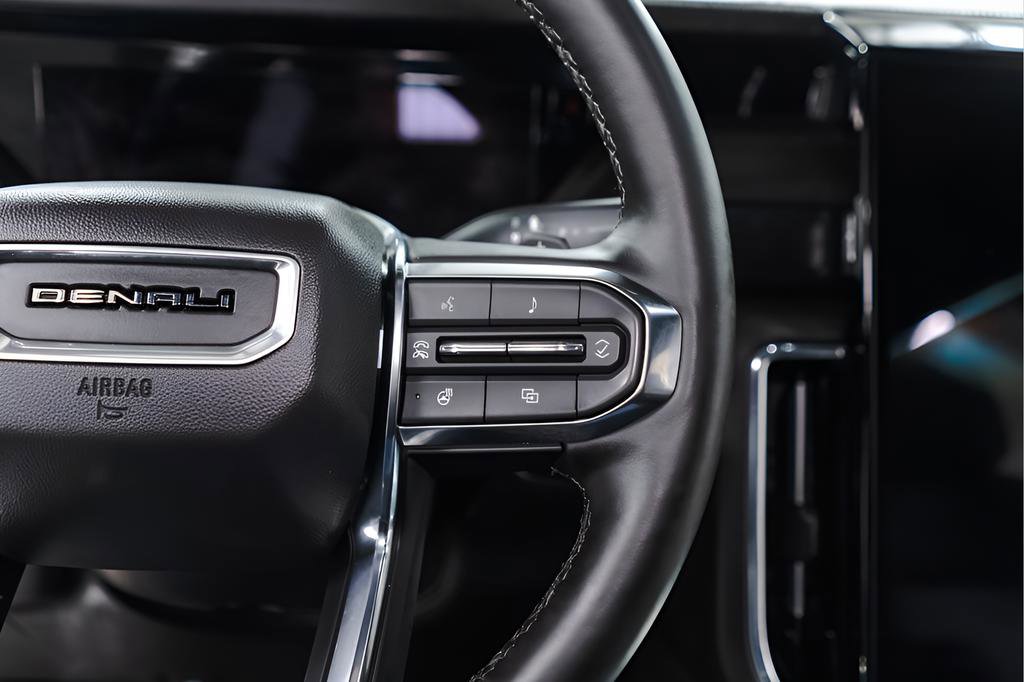 Used 2025 GMC Yukon Denali image 11