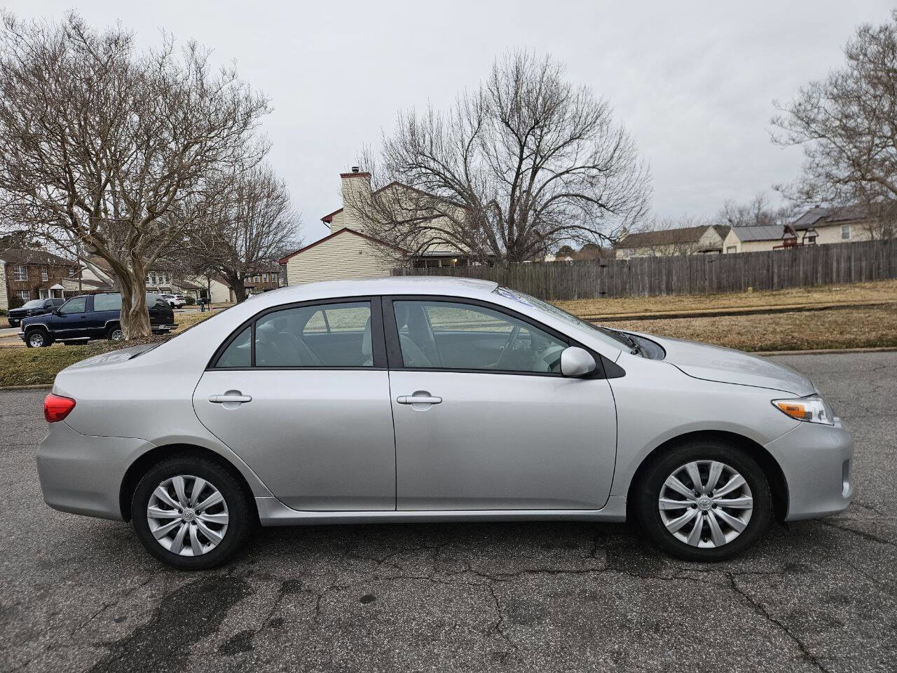 Used 2012 Toyota Corolla LE image 7