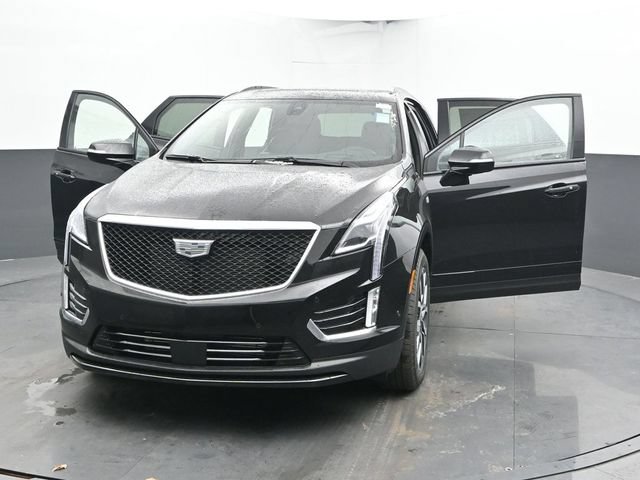 New 2026 Cadillac XT5 Sportv w/ LPO, Floor Liner Package AWD/4WD image 46