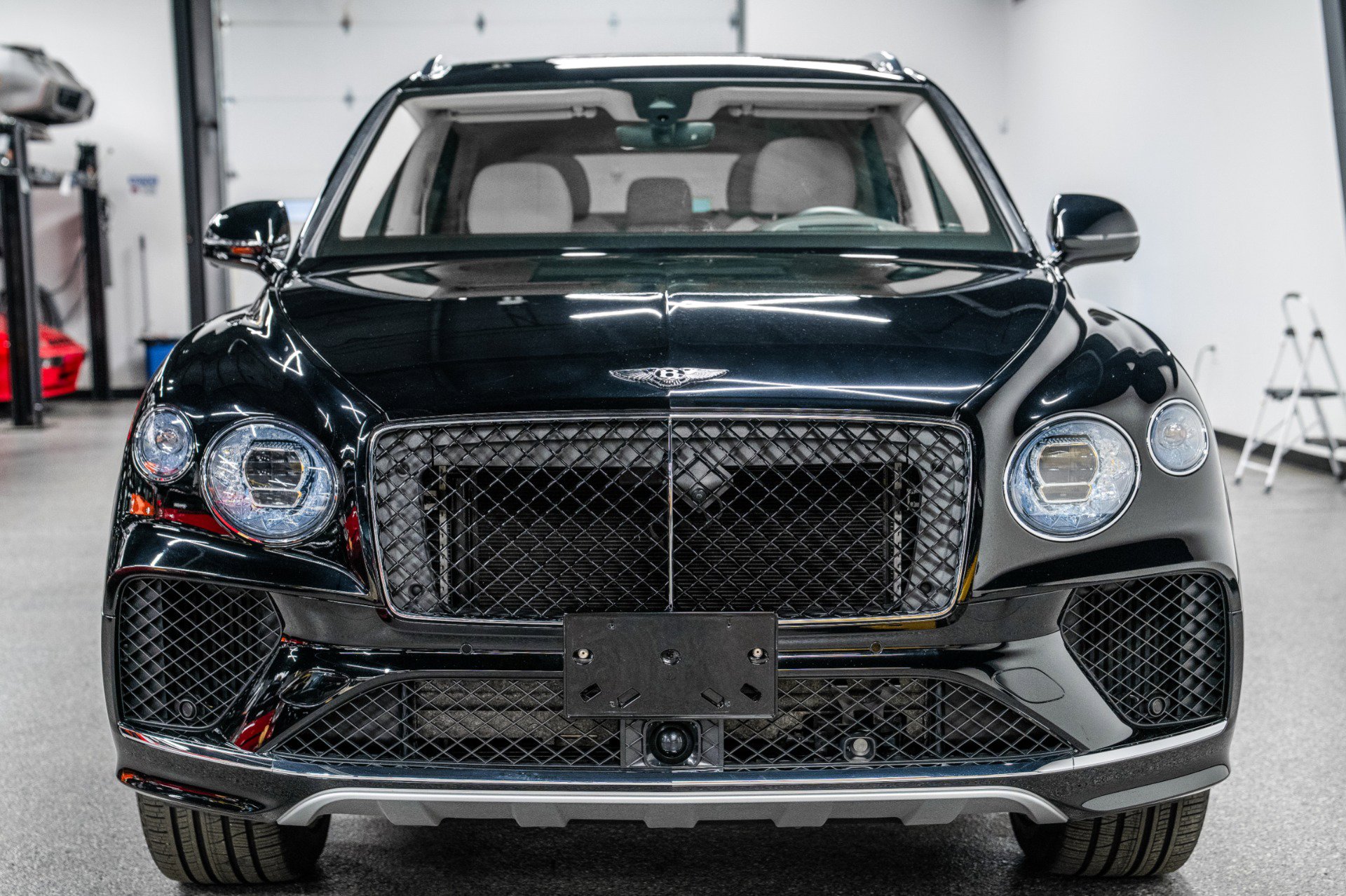 Used 2024 Bentley Bentayga Extended Wheelbase image 4