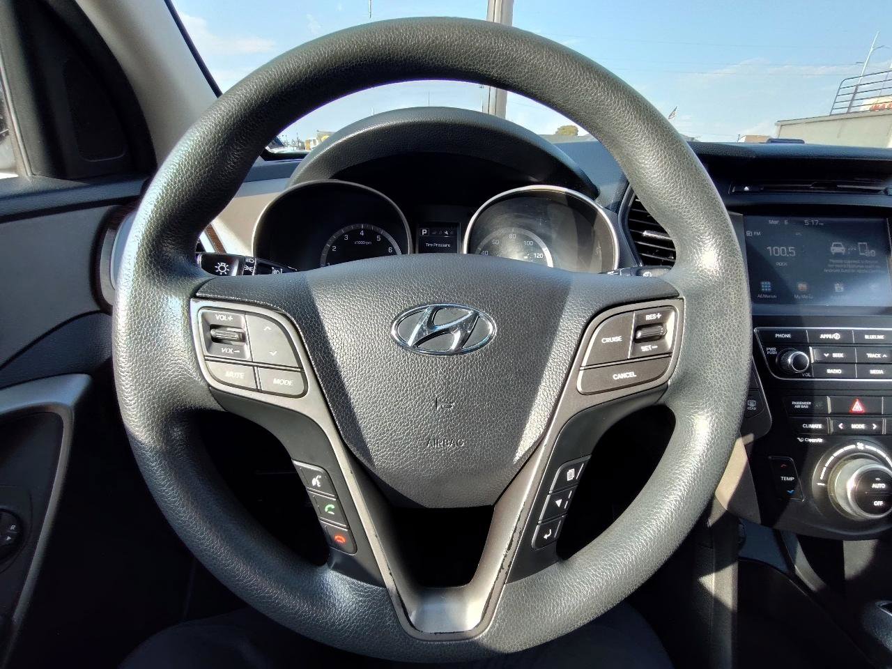Used 2018 Hyundai Santa Fe Sport w/ 2.4L Value Package 02 FWD image 17