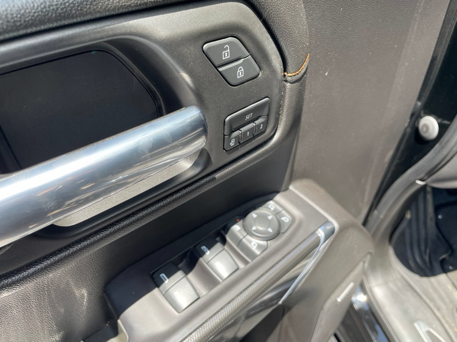 Used 2021 GMC Sierra 1500 AT4 w/ AT4 Premium Package AWD/4WD image 19