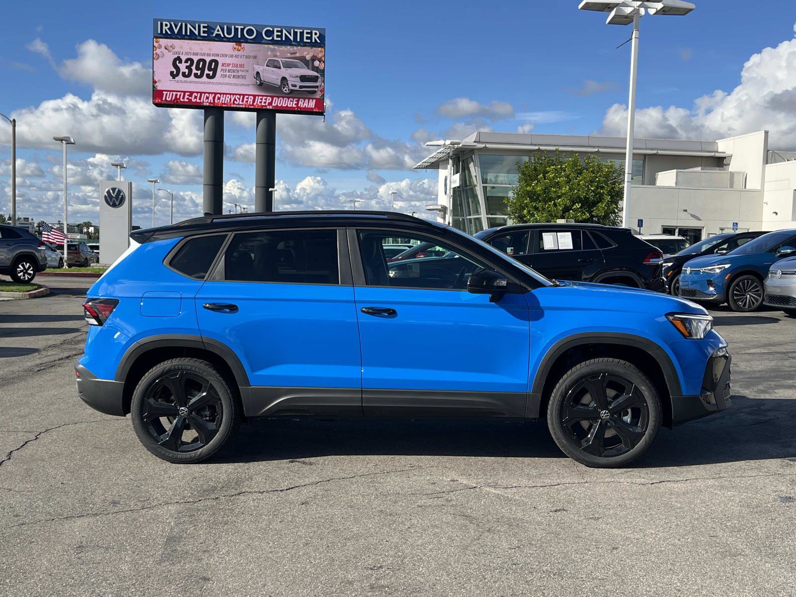 New 2026 Volkswagen Taos SE image 28