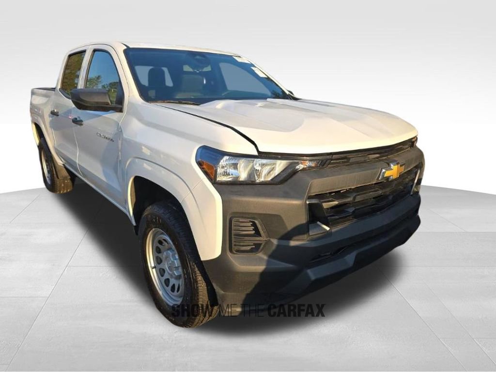 Used 2024 Chevrolet Colorado W/T image 3
