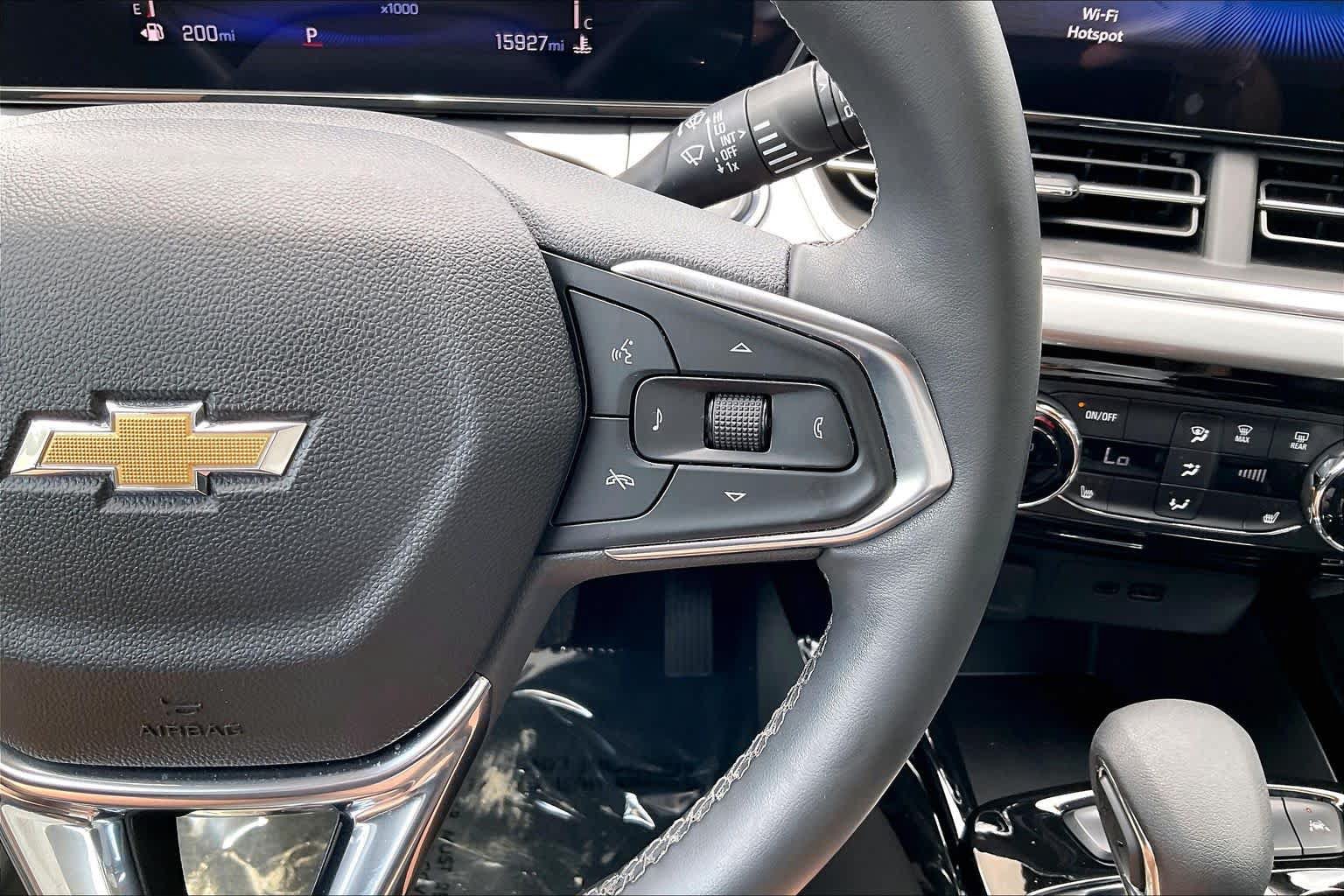 Used 2024 Chevrolet Trax LT w/ Driver Confidence Package FWD image 19