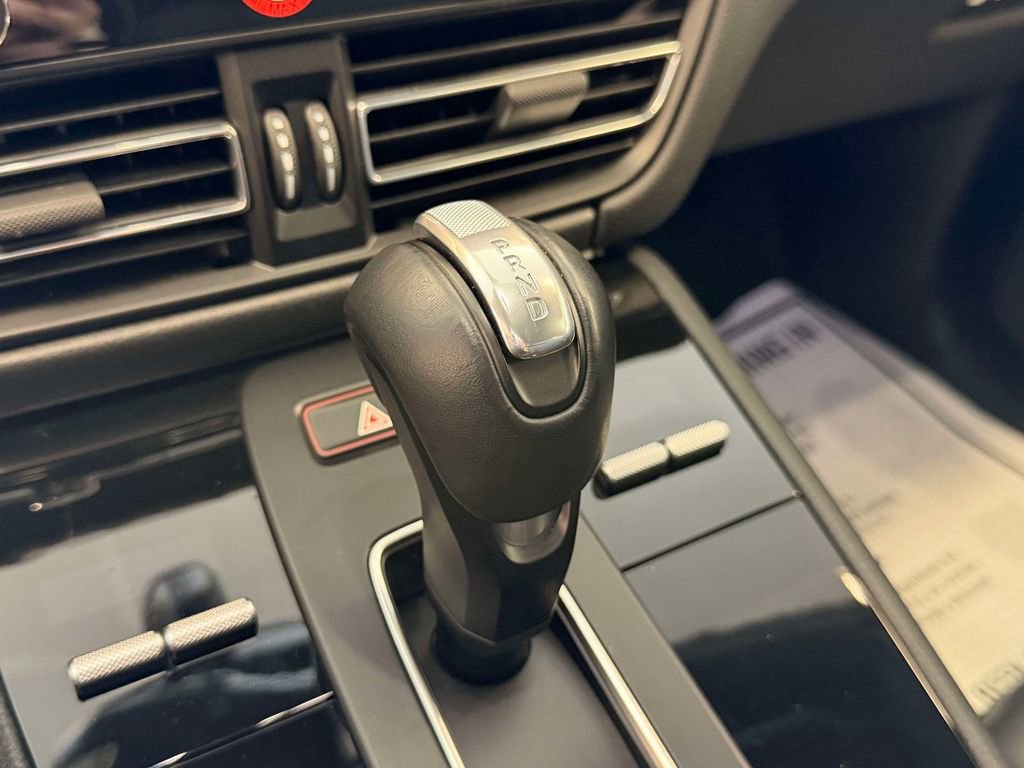 Used 2023 Porsche Macan Turbo AWD/4WD image 38