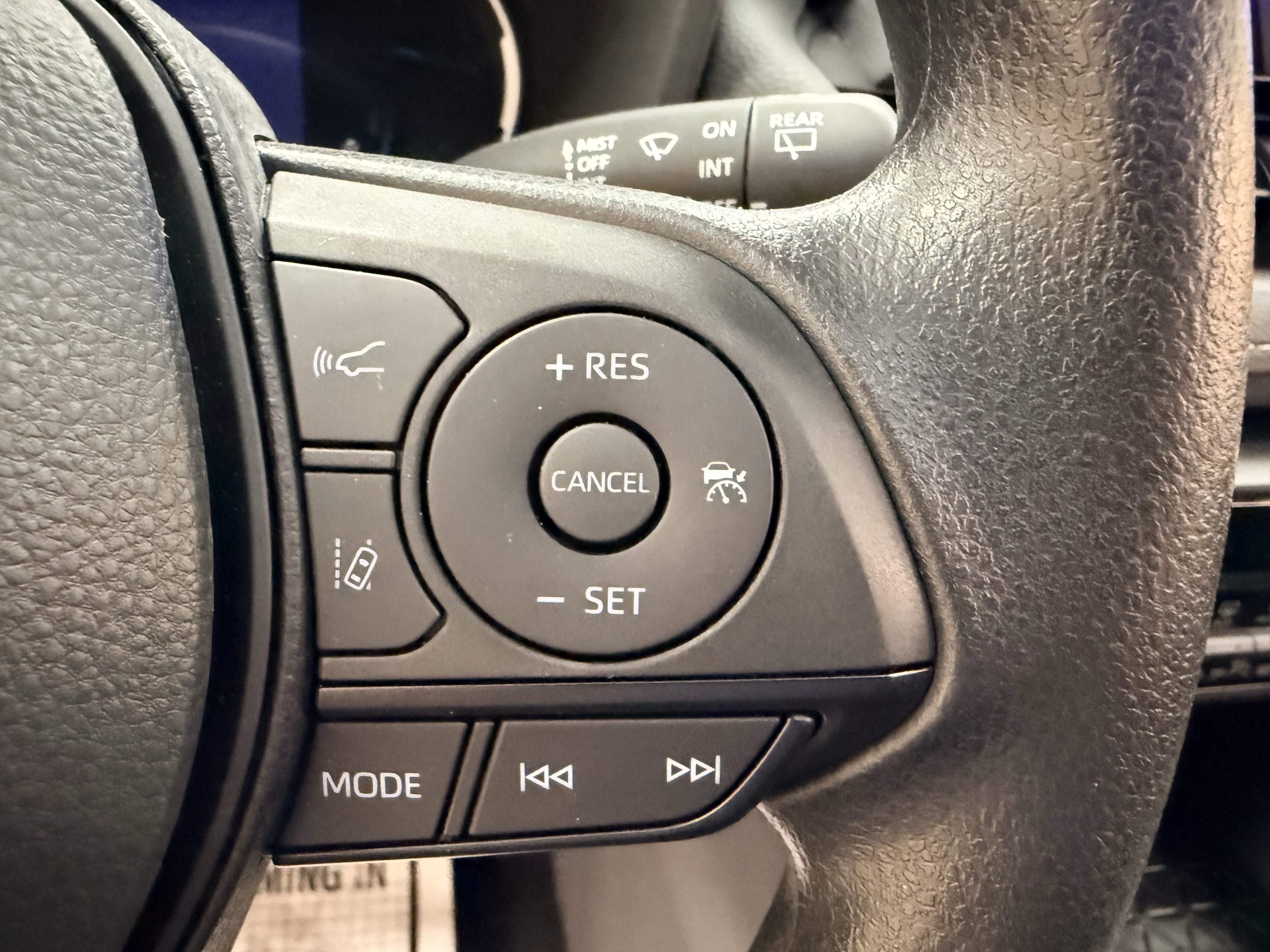 Used 2024 Toyota RAV4 LE AWD/4WD image 9