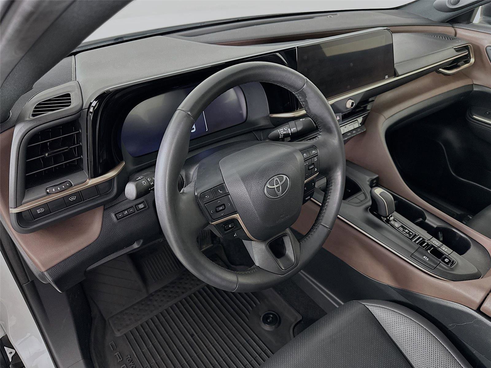 Certified 2023 Toyota Crown Limited image 24