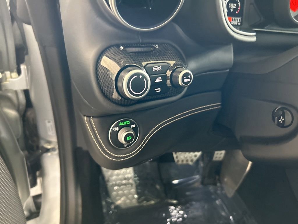 Used 2019 Ferrari Portofino image 53