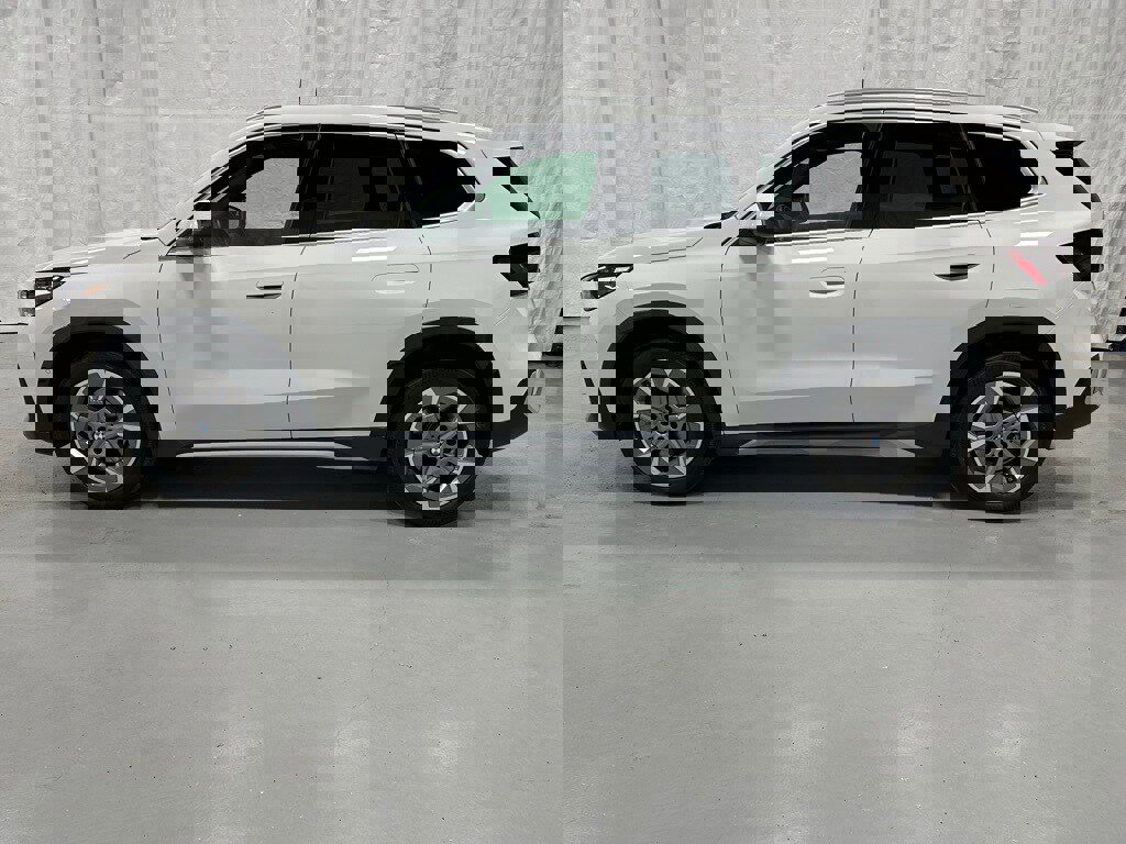 Used 2025 BMW X1 xDrive28i image 4