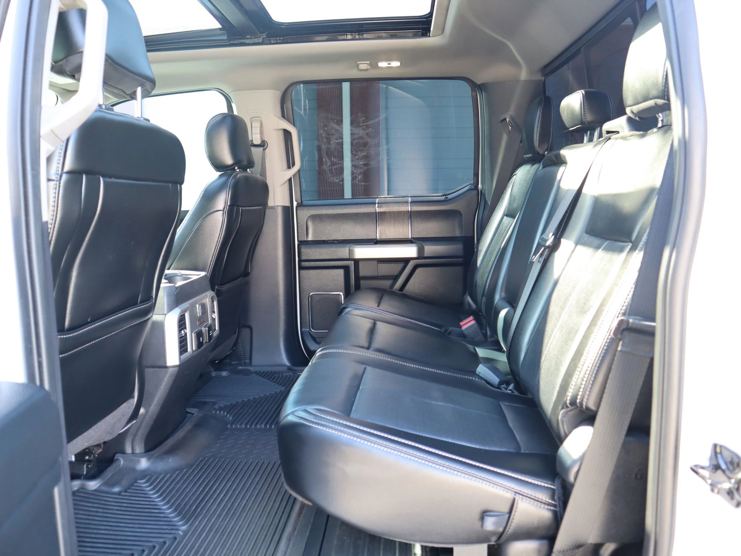 Used 2020 Ford F350 Lariat w/ Lariat Ultimate Package image 12