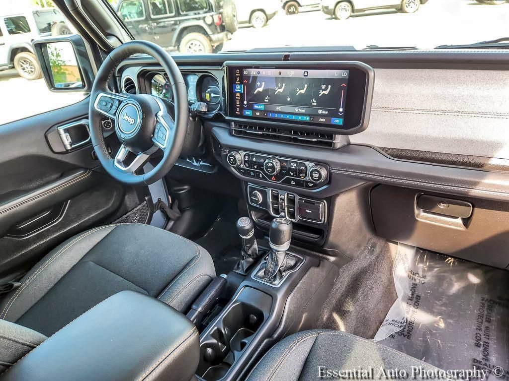 Certified 2025 Jeep Wrangler Unlimited Sahara AWD/4WD image 21