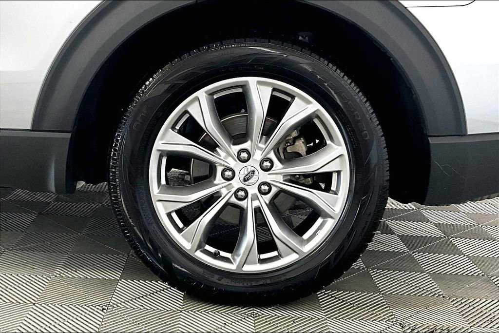 Used 2024 Ford Explorer Limited image 8