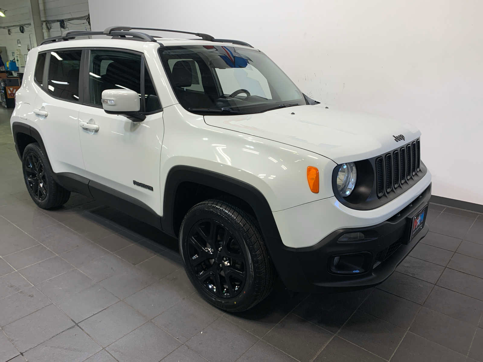 Used 2017 Jeep Renegade Altitude image 2