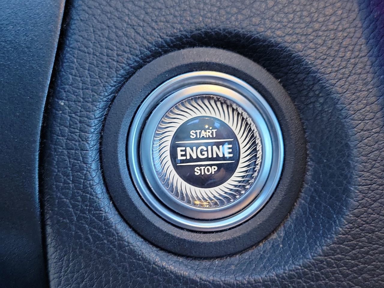 Used 2022 Mercedes-Benz GLC 300 image 33