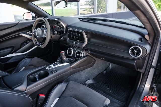 Used 2020 Chevrolet Camaro SS RWD image 25