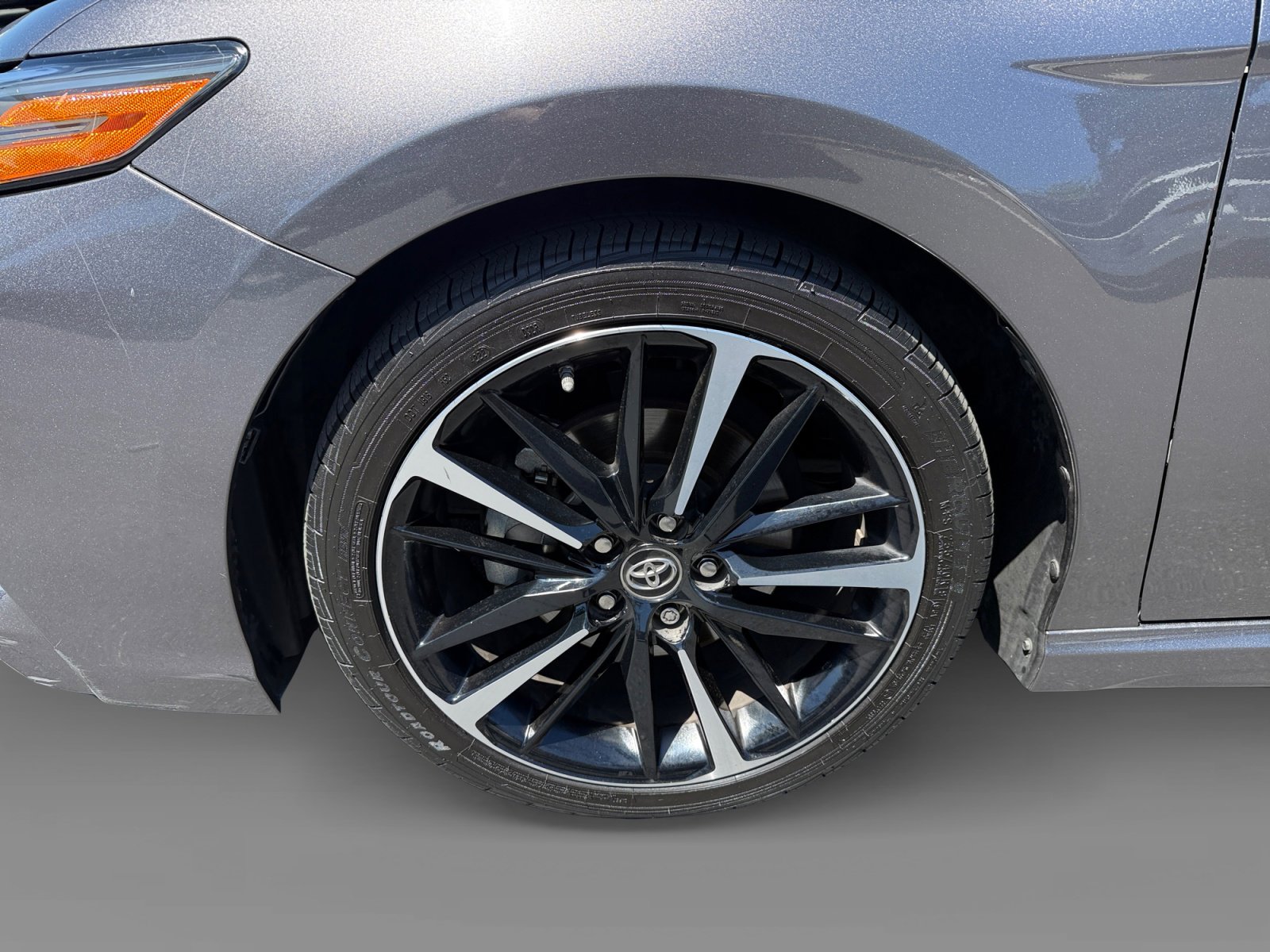 Used 2019 Toyota Camry XSE FWD image 9