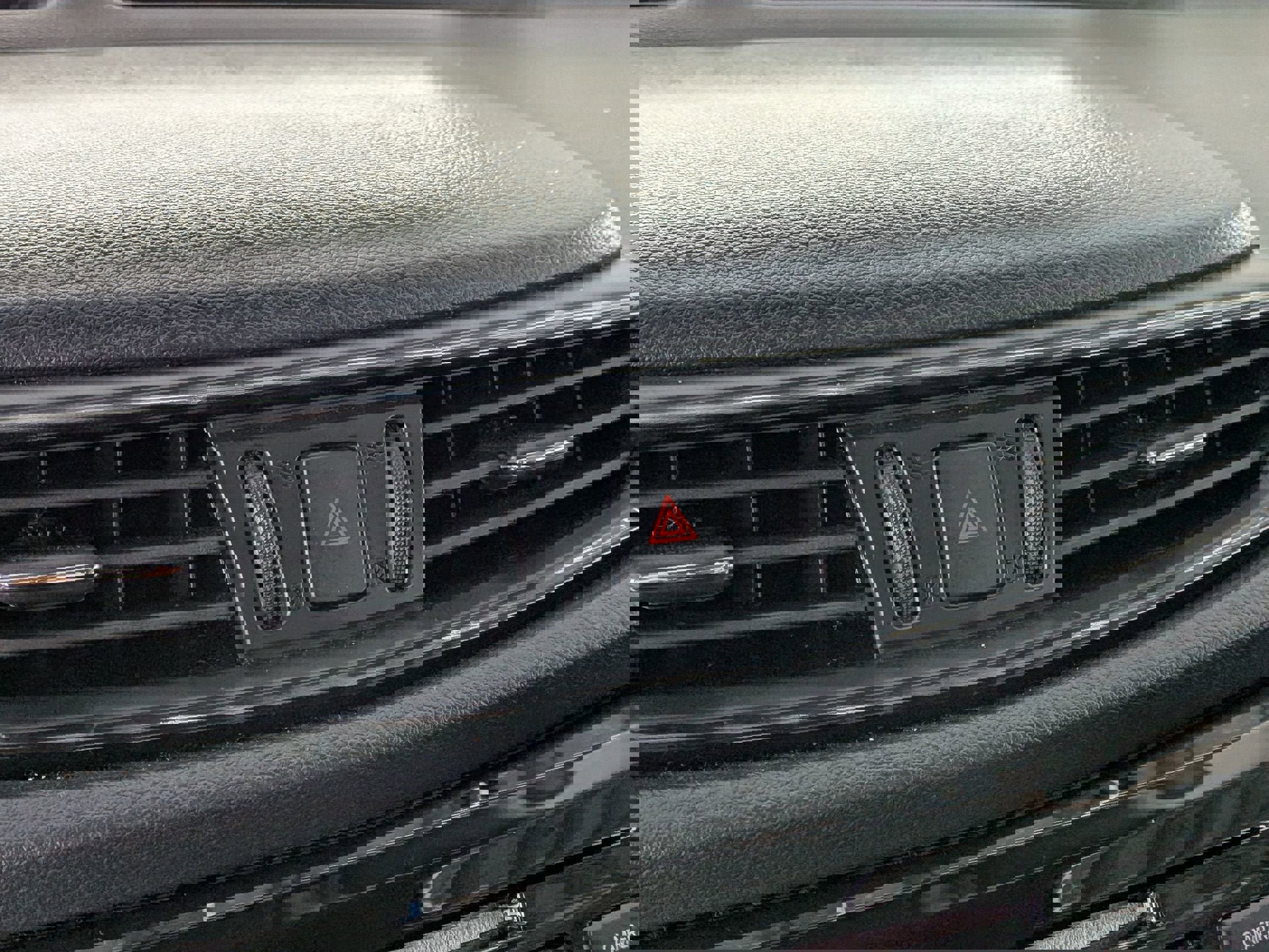 Used 2018 Nissan Rogue S image 21