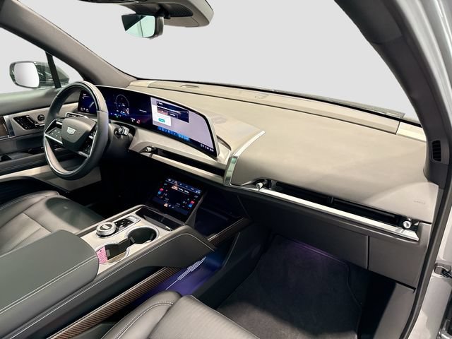 Certified 2026 Cadillac Vistiq Luxury AWD/4WD image 27