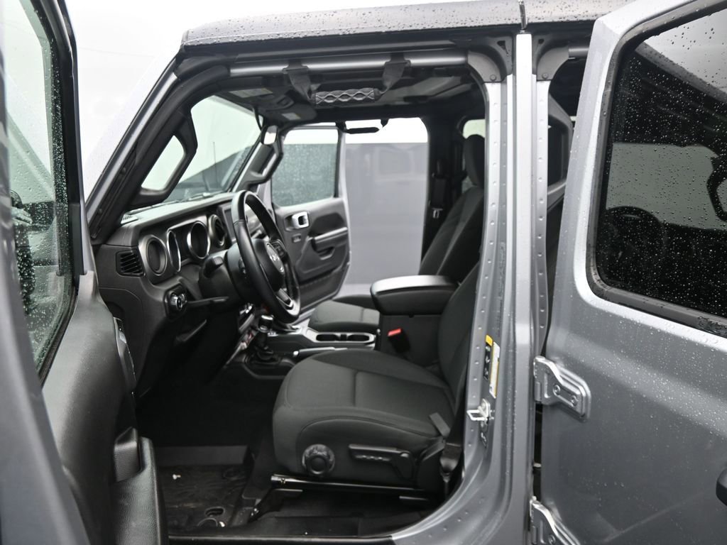 Used 2021 Jeep Gladiator Sport image 10