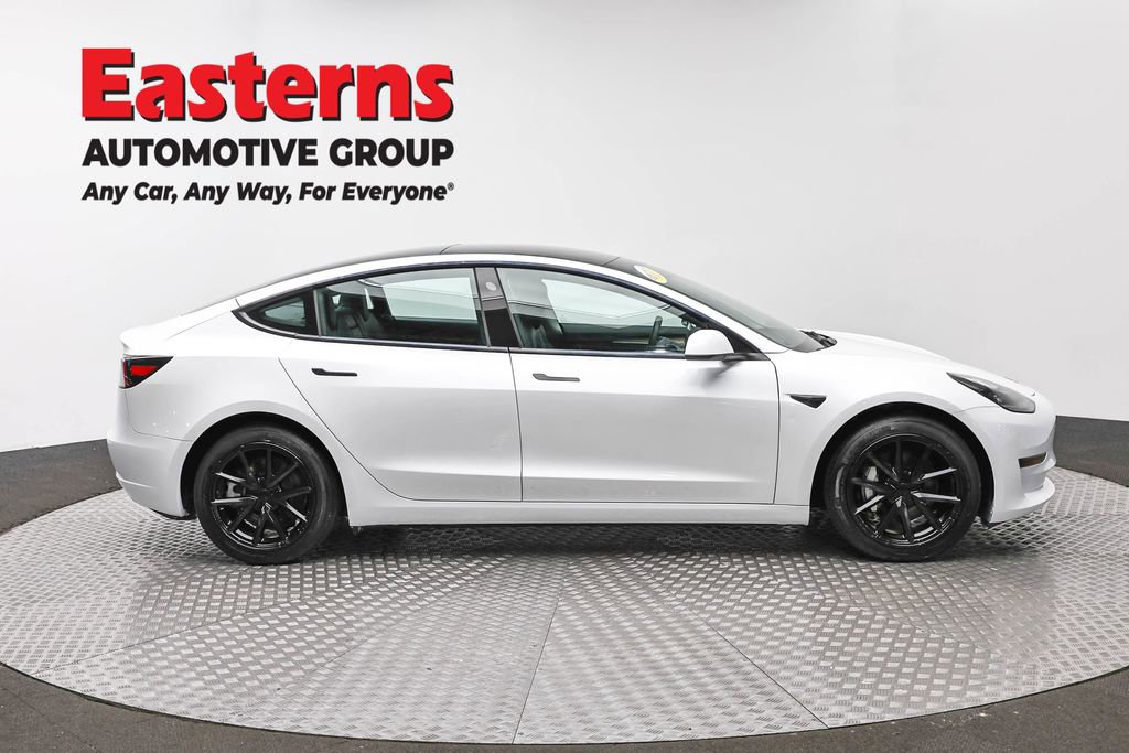 Used 2023 Tesla Model 3 Standard Range image 4