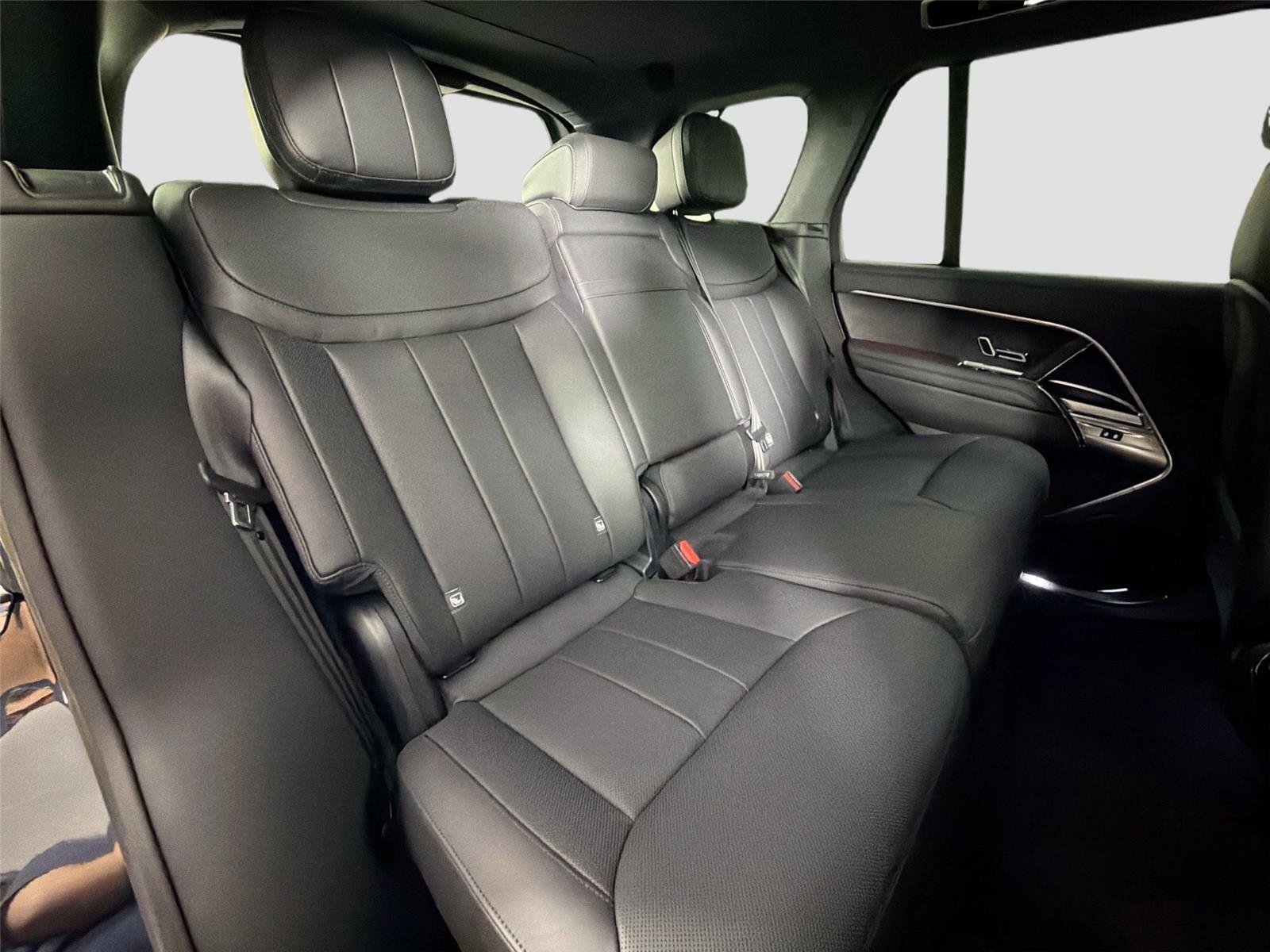 New 2025 Land Rover Range Rover SE AWD/4WD image 27