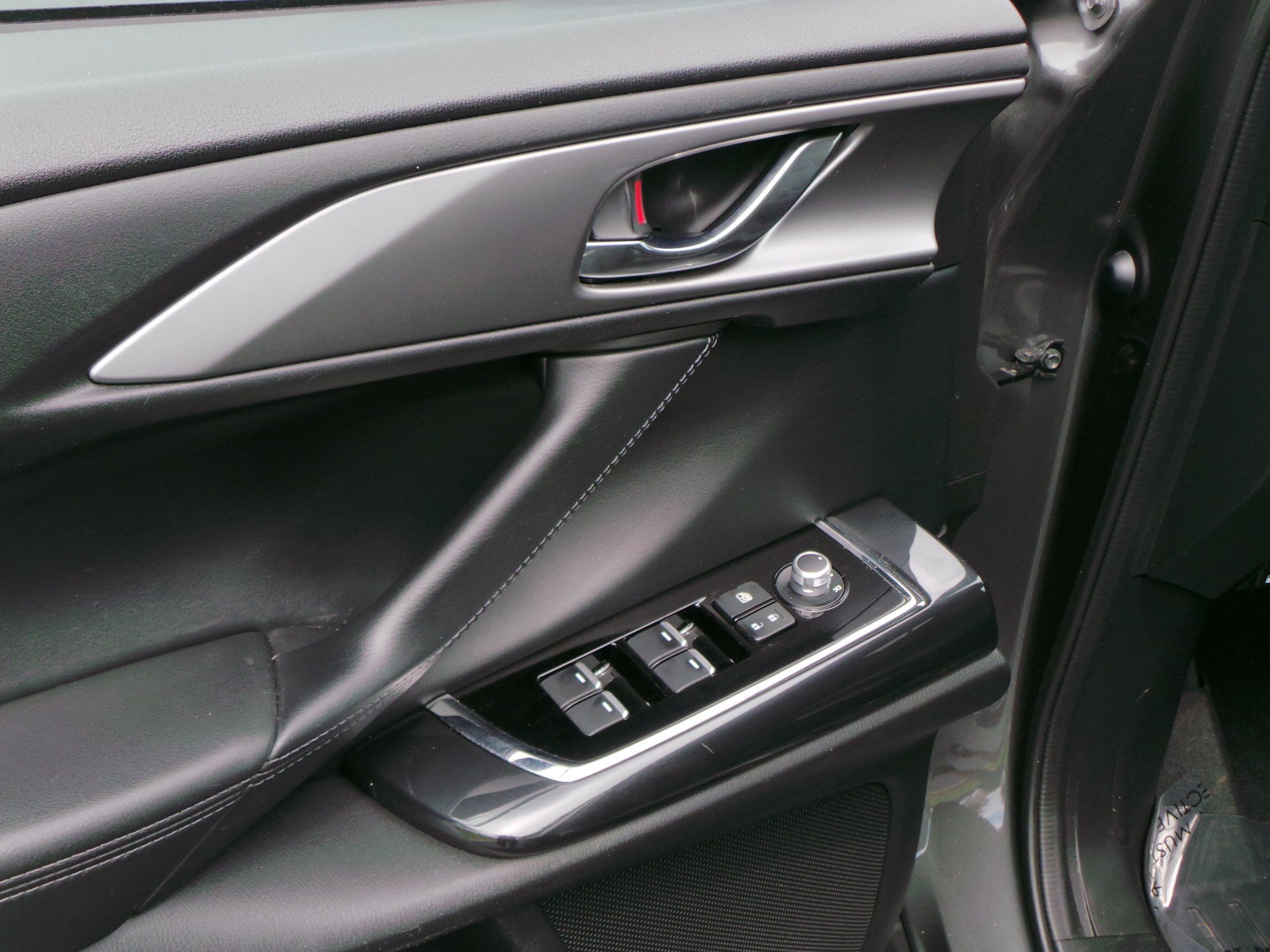 Used 2018 MAZDA CX-9 Touring FWD image 24
