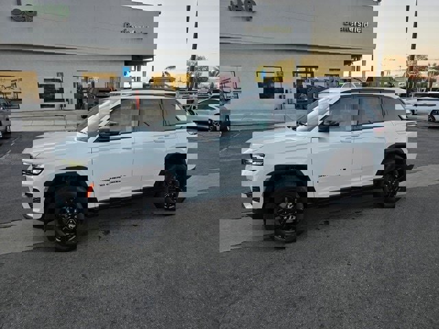 New 2025 Jeep Grand Cherokee Altitude