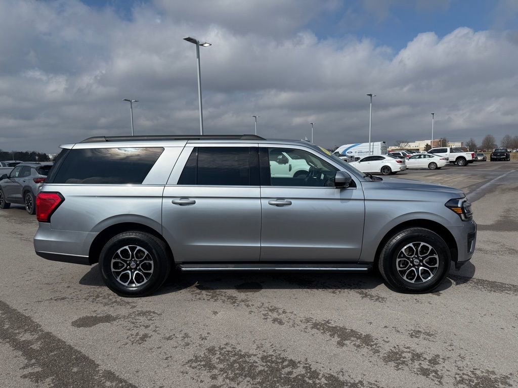Used 2023 Ford Expedition Max XLT image 33