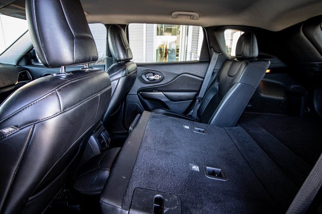 Used 2019 Jeep Cherokee Latitude Plus image 42