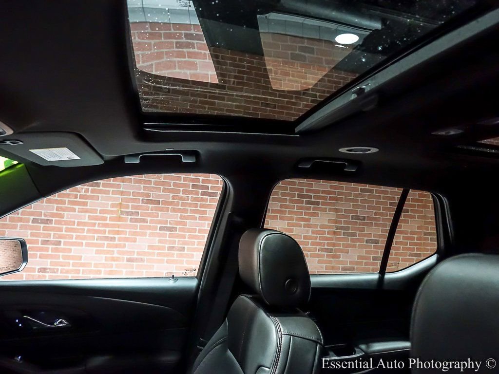 Certified 2023 Chevrolet Traverse RS image 16