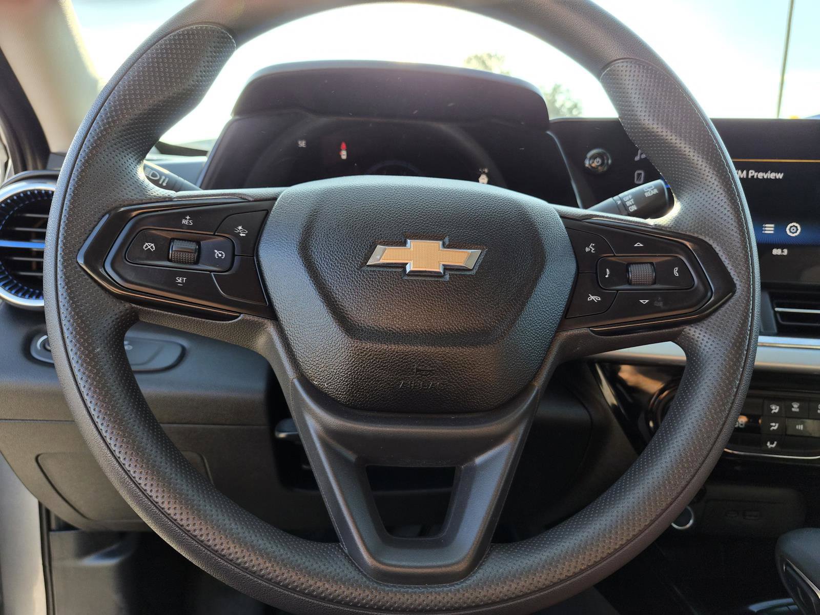 Used 2026 Chevrolet Trax LT FWD image 25