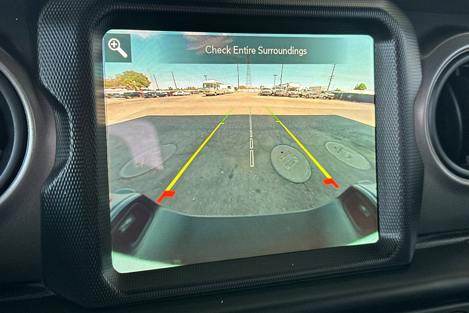 Used 2023 Jeep Gladiator Sport AWD/4WD image 25