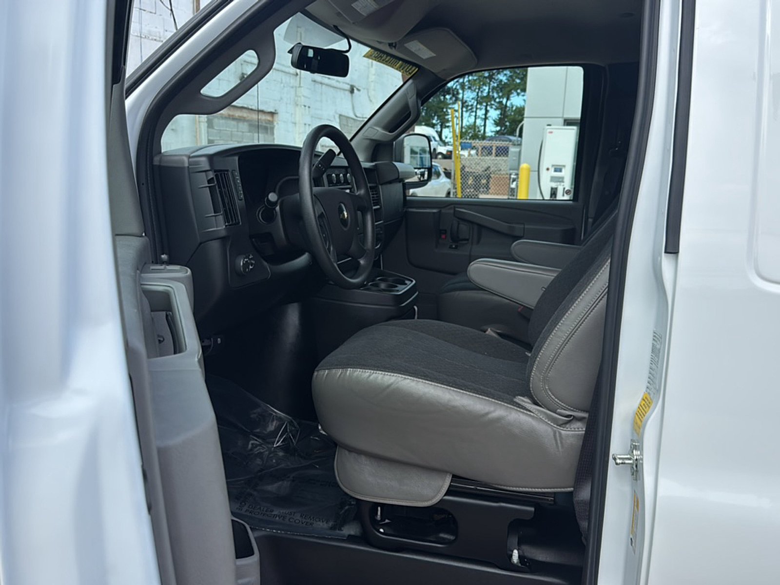 Certified 2025 Chevrolet Express 2500 w/ Driver Convenience Package RWD image 12
