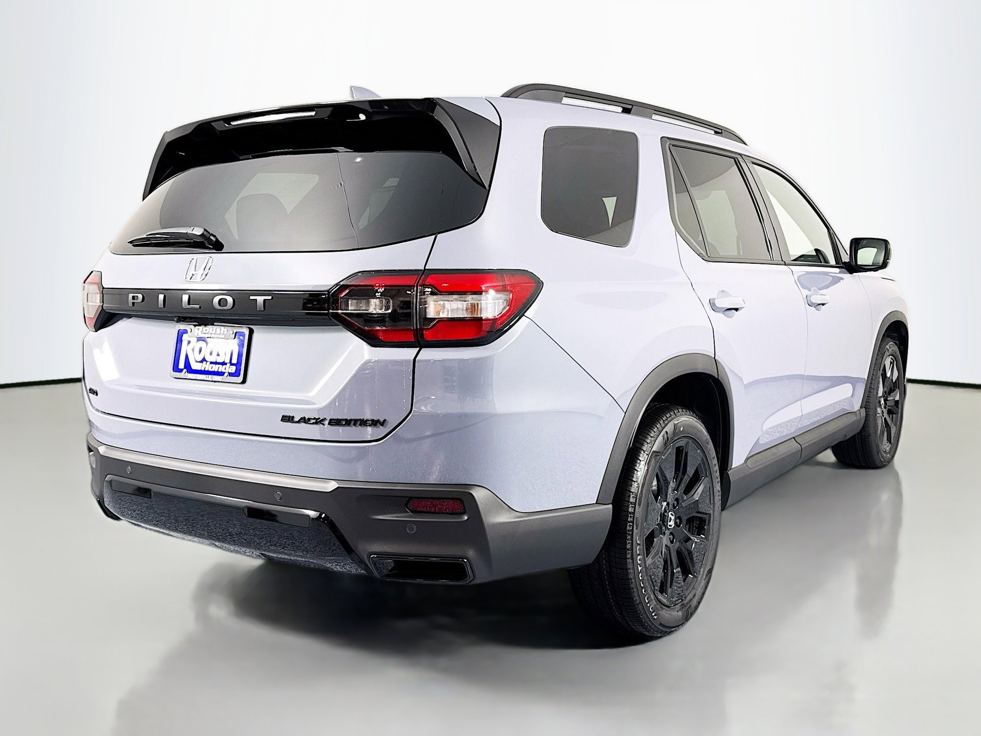 New 2026 Honda Pilot Black Edition image 5