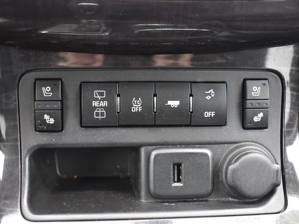 Used 2017 Buick Enclave Premium w/ Experience Buick Package image 18